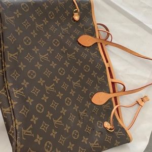 Monogram Louis Vuitton Neverfull tote